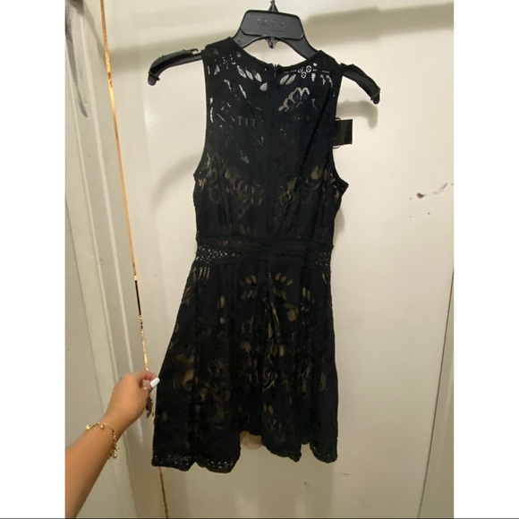 black laced dress - Picture 2 of 3